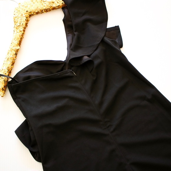 Black One Shoulder Ruffle Side Solid Jumpsuit - Picture 7 of 8